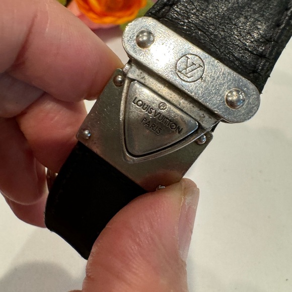 Authentic Louis Vuitton key ring - Picture 3 of 6